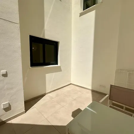 R1379 El Capistrano 21 * نيرخا