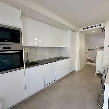 R1379 El Capistrano 21 شقة *